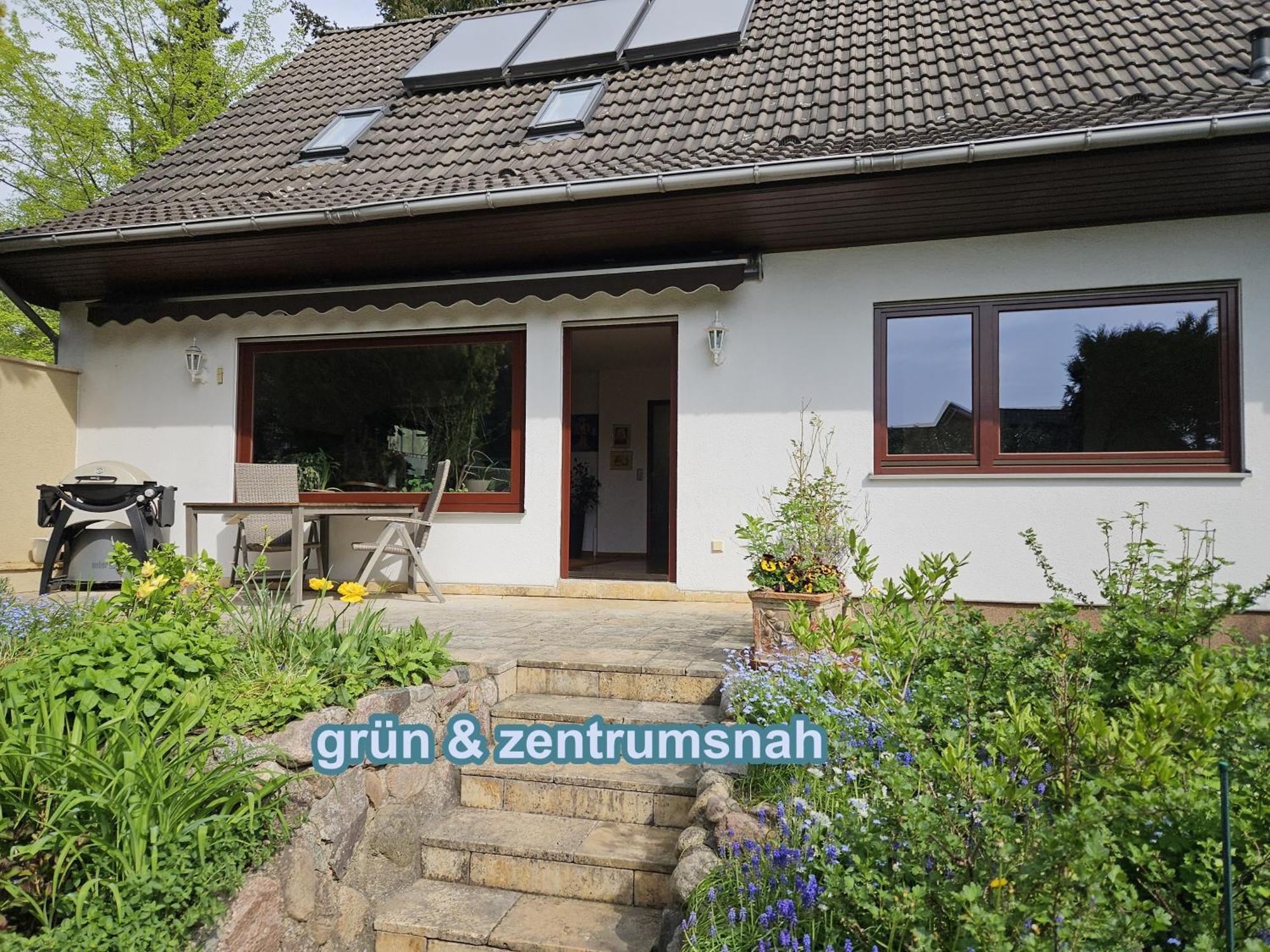 4 Sterne Souterrain Apartment Alt-Mariendorf Berlín Exterior foto